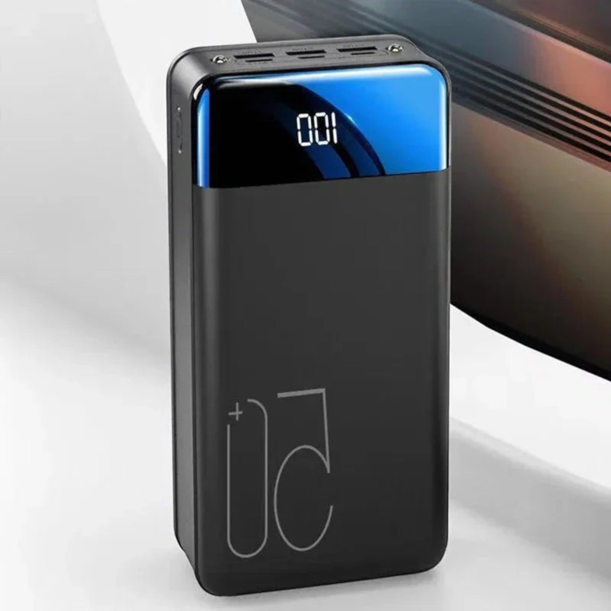 Batterie Externe 100.000mAh Ultra Haute Capacité – Recharge Ultra-Rapide pour Téléphones, Tablettes & Ordinateurs Portables – VoltTitan