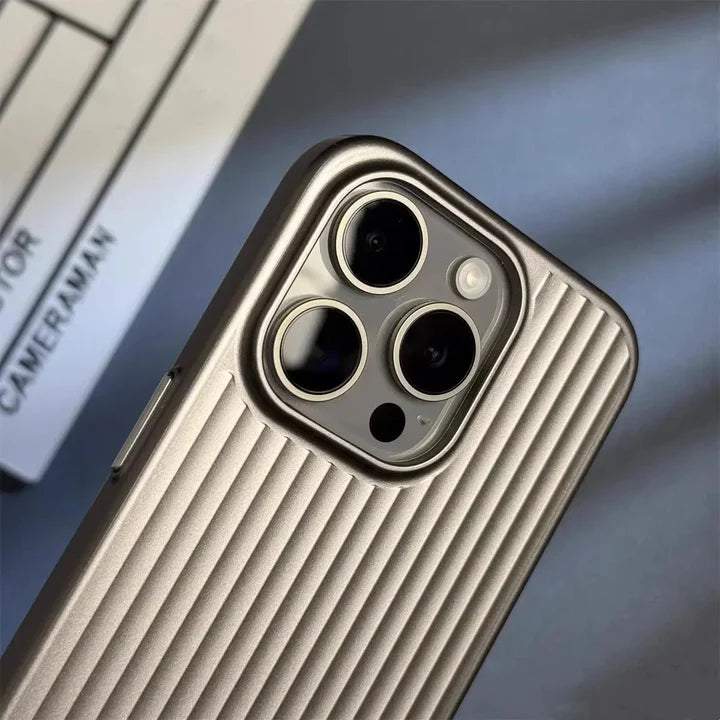 TitanBouclier Pro - Coque iPhone en Titane Premium