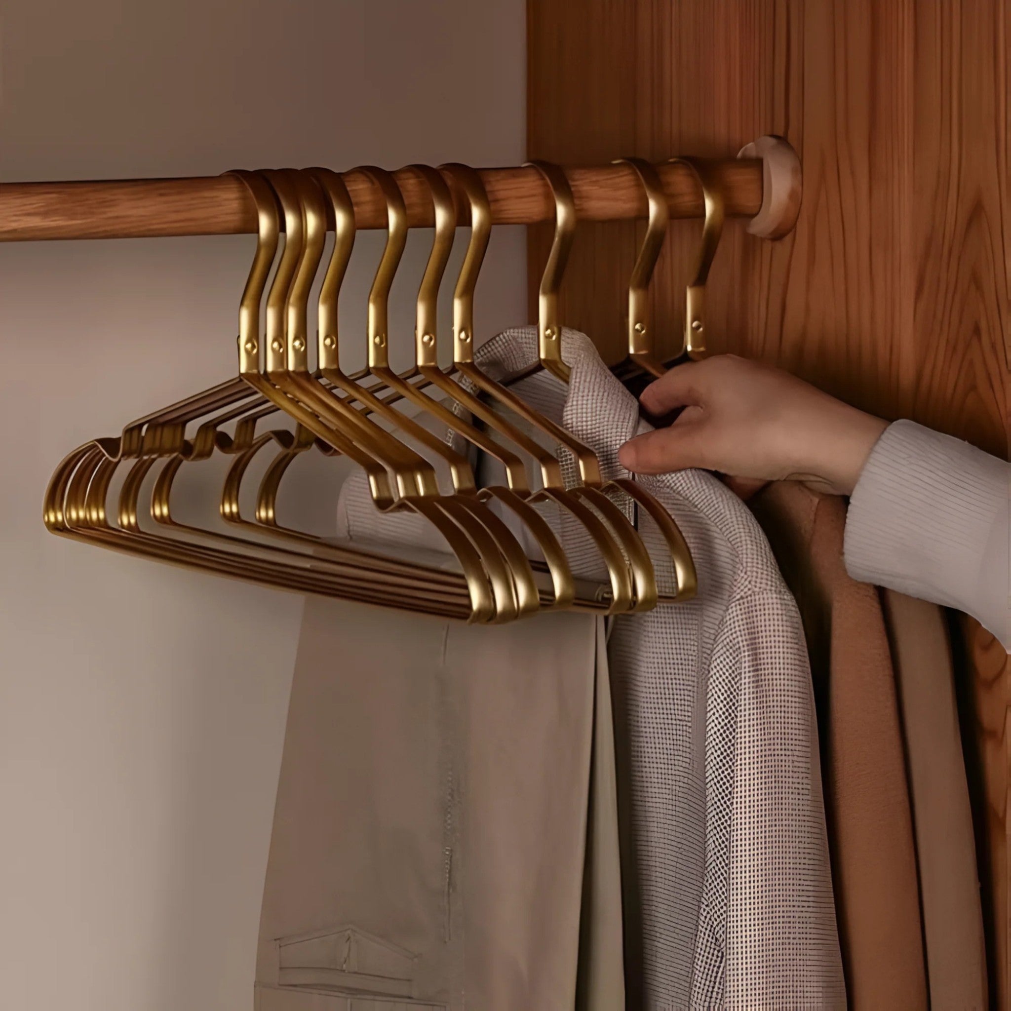 Cintres Antidérapants de Luxe – Pour un Rangement Élégant – VeluGrip