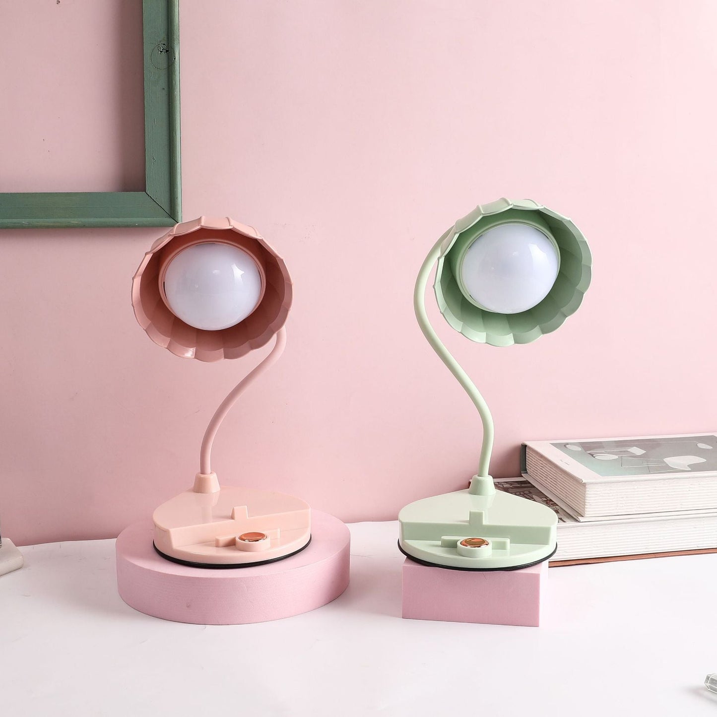 Lampe de Table LED Rechargeable – Design Fleur avec Capteur Tactile en ABS & PP – Bloomia