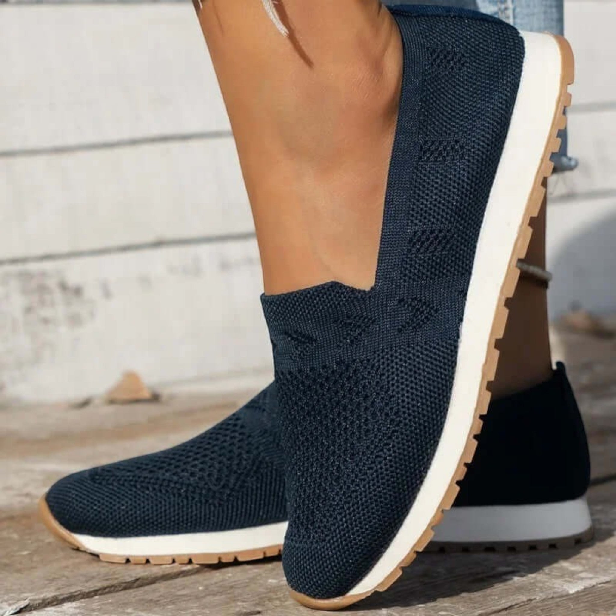 Damenschuhe-2024-neue-einfarbige-l-ssige-flache-Schuhe-Spring-Fashion-Slip-On-Round-Toe-Damen-Mesh-Photoroom.jpg
