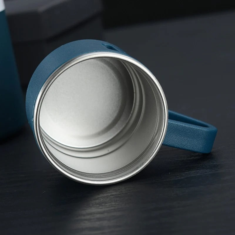 Carafe Isotherme Antirouille – Durable et Élégante – SteelSip
