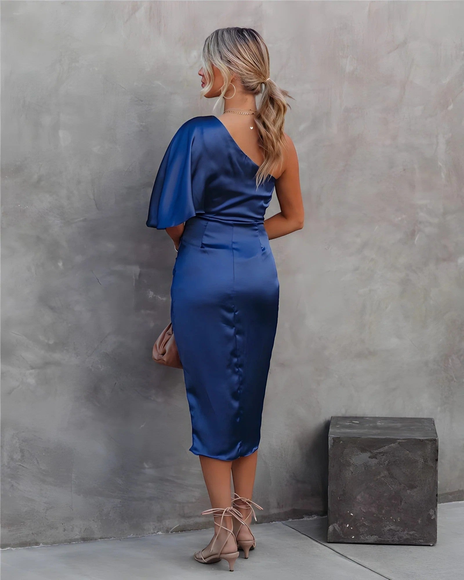Camille - Robe de soirée élégante asymétrique pour femme - Midi