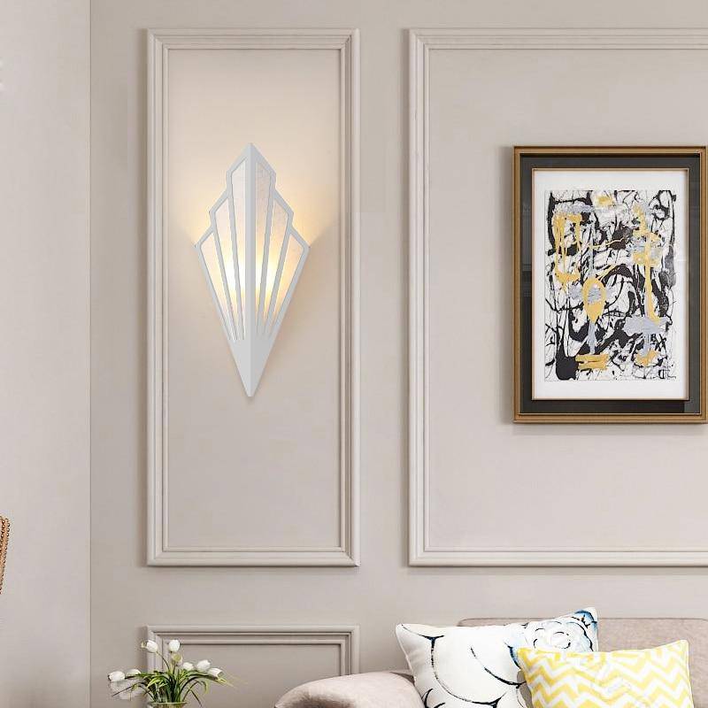Applique Murale LED Triangulaire – Design Moderne en Métal Coloré