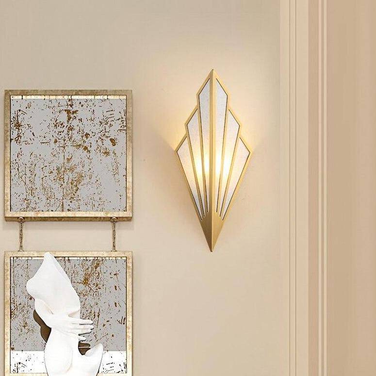 Applique Murale LED Triangulaire – Design Moderne en Métal Coloré