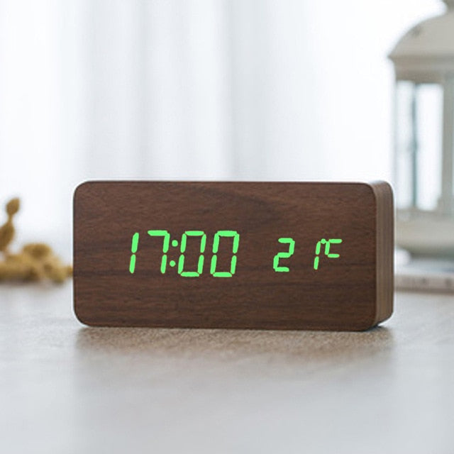 Réveil Numérique LED Minimaliste avec Commande Vocale – EchoTime